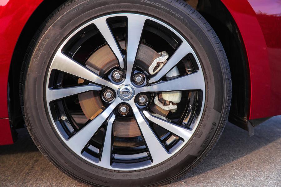 Колеса Nissan Maxima Platinum 2015 года  (NA) (фото 26 из 40)
